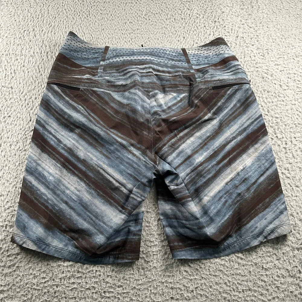 Lululemon Men's Current State Board‎ Shorts Size 31 Striped Swim Trunks